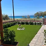 Holiday home Blue Waves House 2