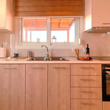 Blue Waves House 2 Soroni